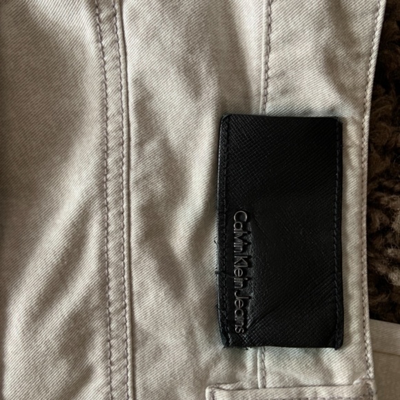 Calvin Klein - Picture 2 of 5